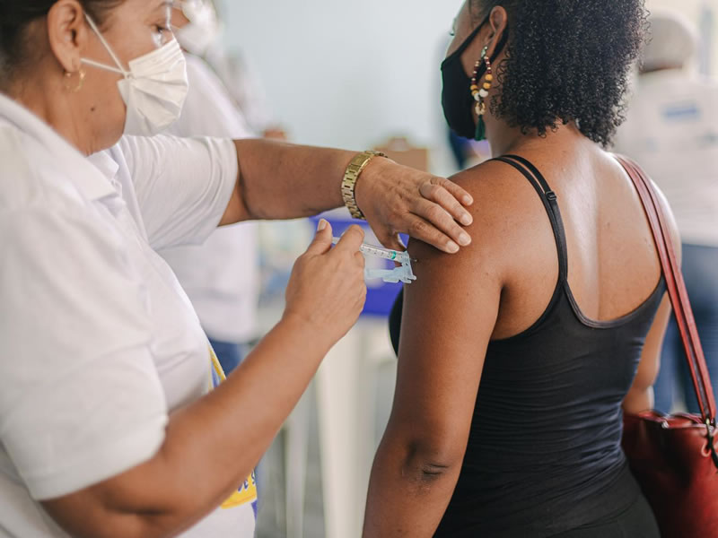 Índice de vacinados com dose de reforço alcança 60% em Salvador
