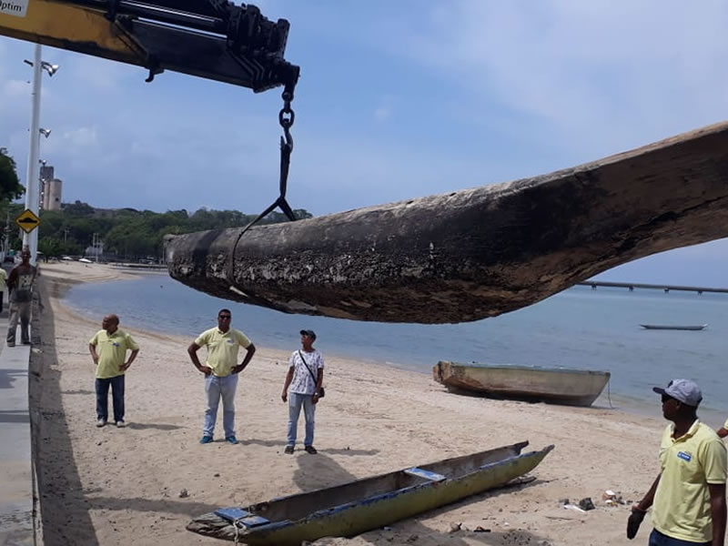 Remoção de sucatas de barcos ajuda a manter praias limpas  do Subúrbio
