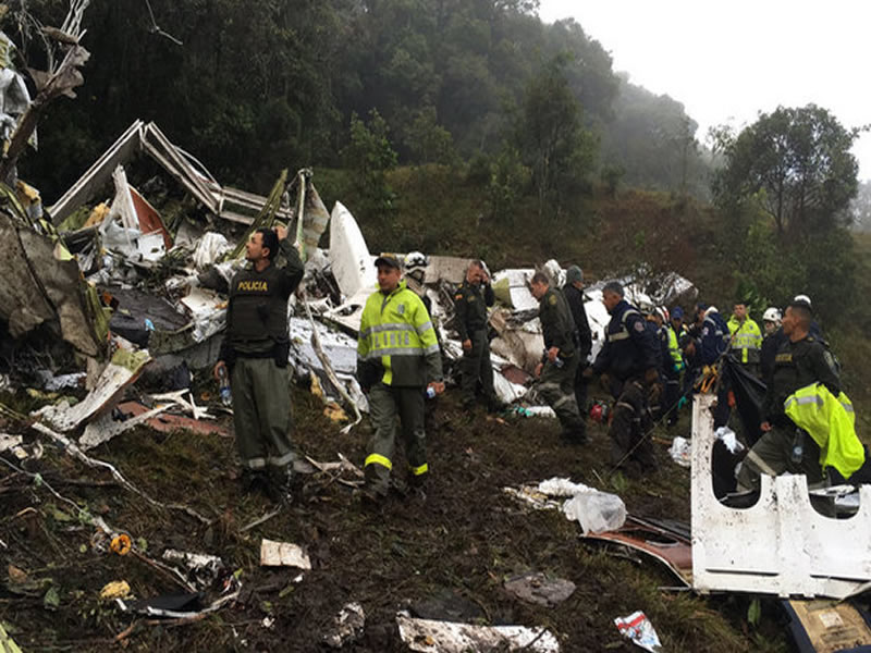 Polícia confirma morte de 75 pessoas em acidente com avião da Chapecoense