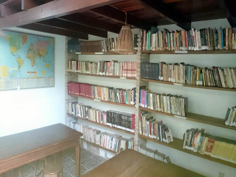 Biblioteca Comunitária Jorge Amado em Fazenda Coutos