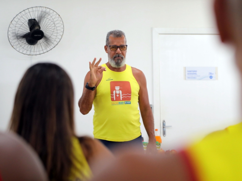 Central de Acessibilidade de Salvador forma primeira turma de salva-vidas em Libras