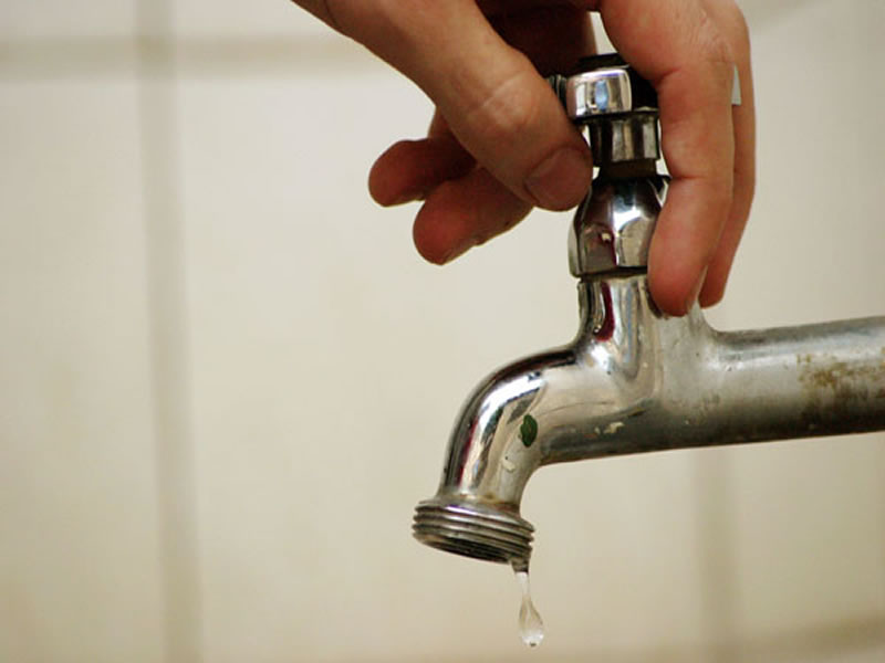 Embasa pede que a população economize água