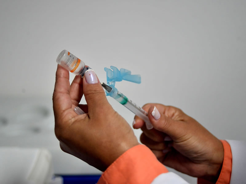 Rodoviários começam a ser vacinados contra Covid-19 nesta segunda (26)