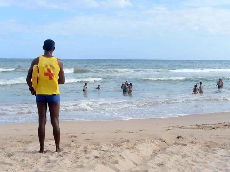 Banhistas devem seguir orientações para evitar ocorrências nas praias