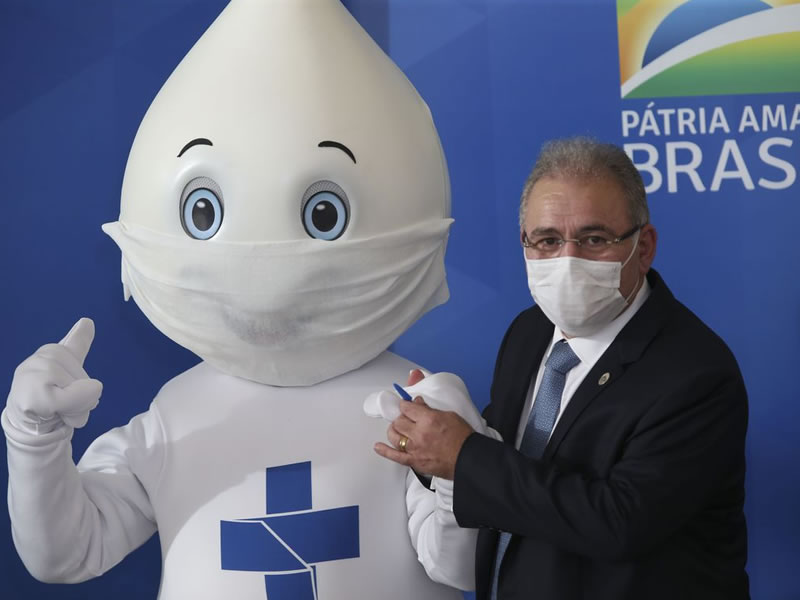Marcelo Queiroga diz que meta do governo é vacinar 1 milhão por dia