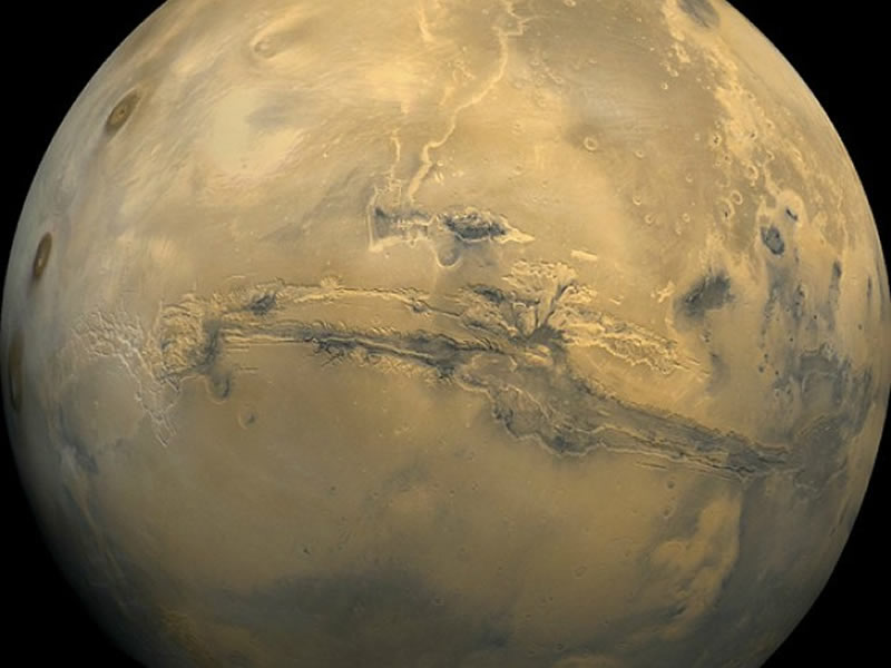 O planeta Marte poderá ser visto a olho nu na noite desta terça-feira
