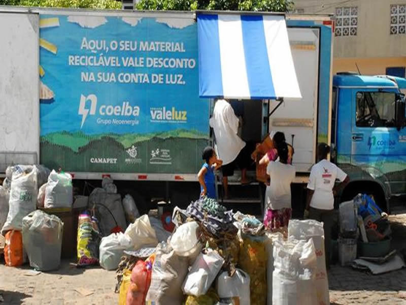 Moradores podem trocar material reciclável por desconto em conta em Paripe