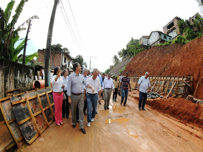 Rui autoriza contenção de encostas no Subúrbio