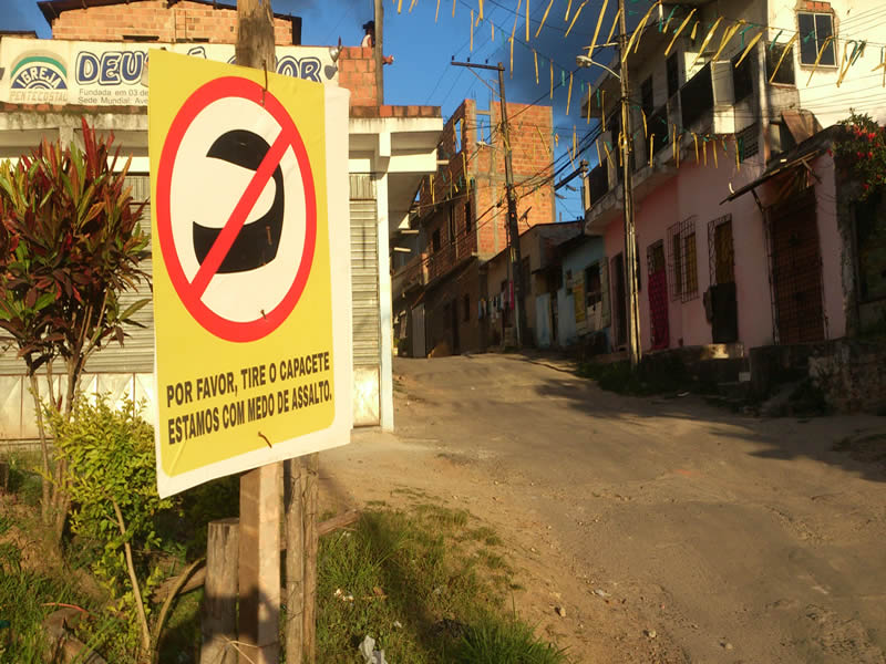 Alerta: Nova placa de trânsito é instalada em Paripe