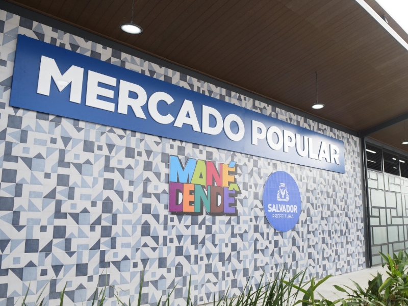 Prefeitura entrega Mercado Popular, usina solar e unidades habitacionais no Mané Dendê