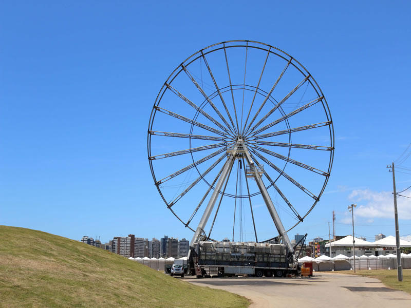 Roda-gigante do Festival Virada é o maior brinquedo desmontável da América Latina