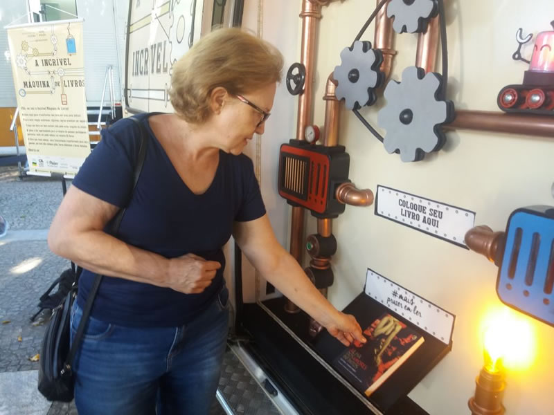 A incrível máquina de livros chega em Salvador