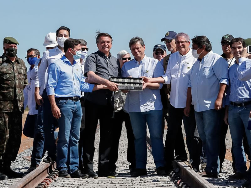 Governo firma acordo com Exército para construção de ferrovia na Bahia