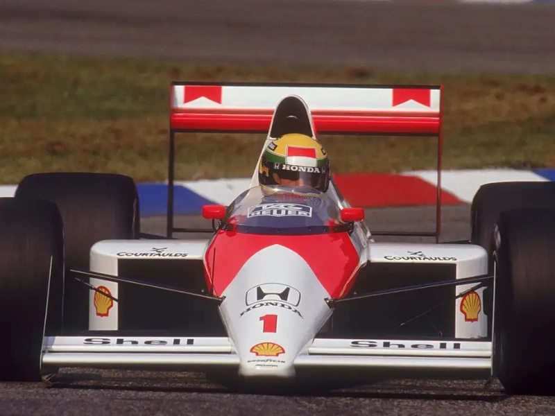 Legado dentro e fora da pista mantém Senna eterno