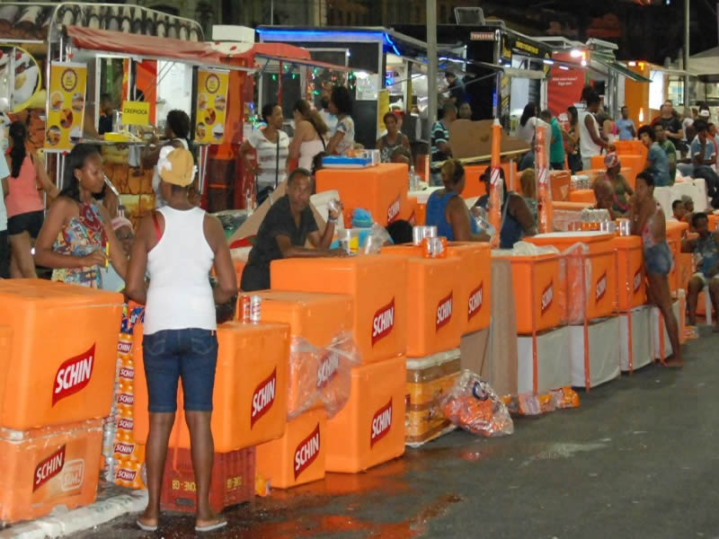 Prefeitura oferta 300 novas vagas para ambulantes no Carnaval