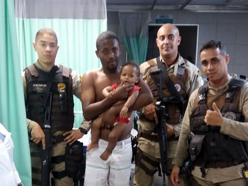 Policiais da 14ª CIPM/Lobato salvam bebê sufocado em Plataforma