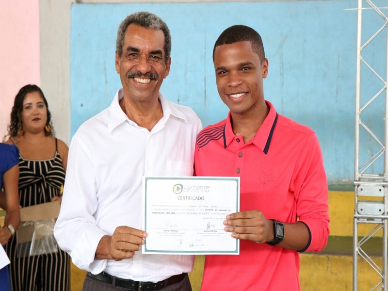  Jovens do Subúrbio de Salvador recebem certificados de capacitação técnica
