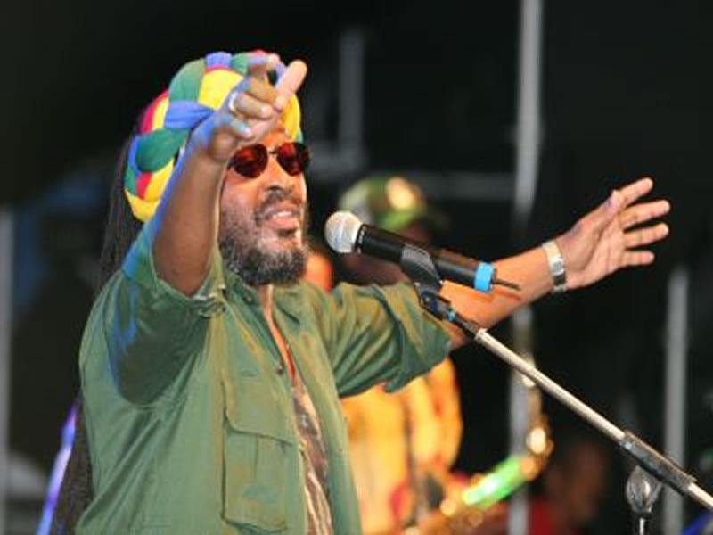 Periperi celebra 466 anos de Salvador com Noite do Reggae