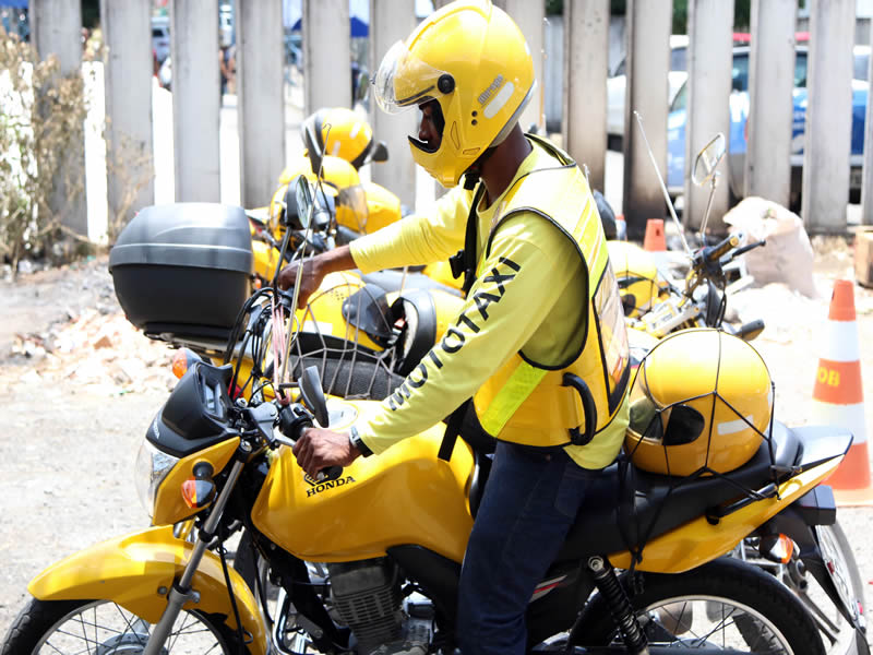 Prefeitura reabre credenciamento para mototaxistas