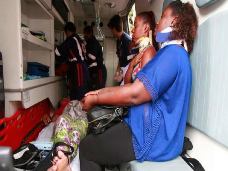 Catorze ficam feridos em batida entre ônibus na Suburbana