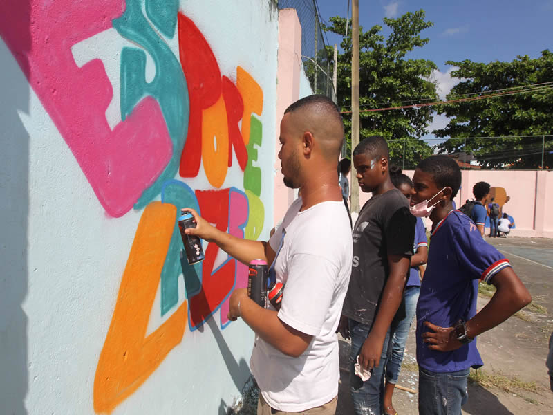 Mais Grafite leva arte e cidadania para estudantes de Periperi