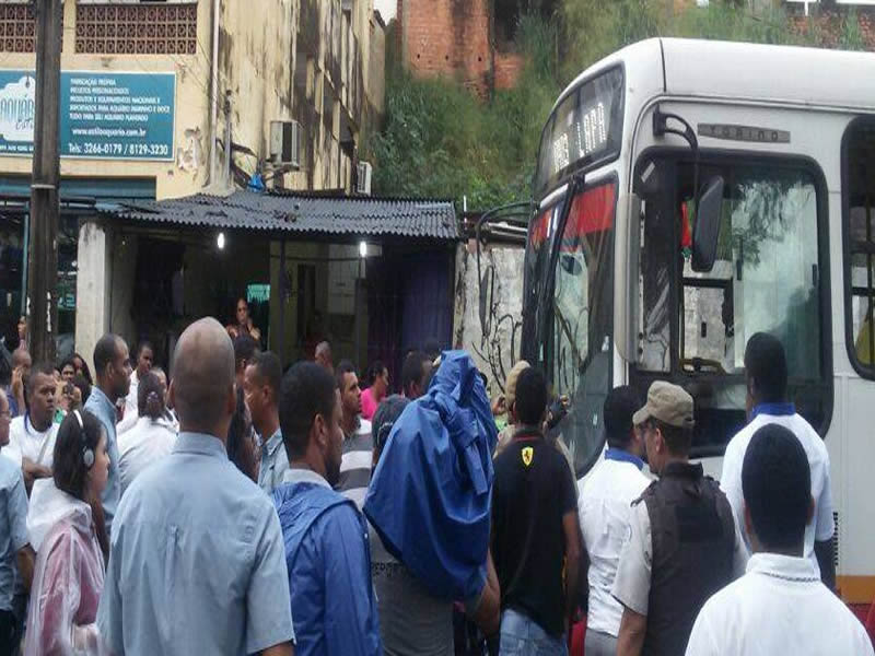 Ônibus são parados em duas Estações por oposição ao Sindicato dos Rodoviários