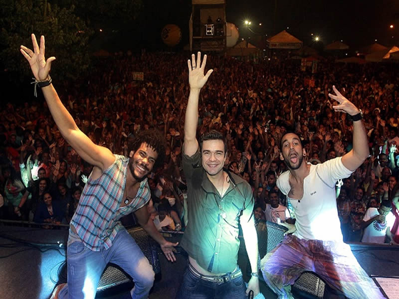 Primeiro dia de festa junina em Paripe reúne 30 mil pessoas