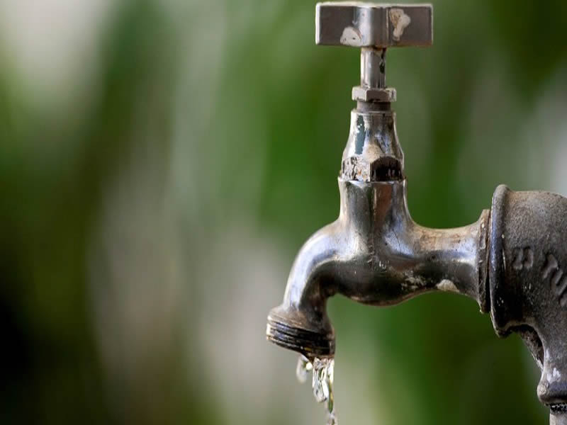 Quase 100 bairros de Salvador e municípios da RMS ficam sem água nesta segunda